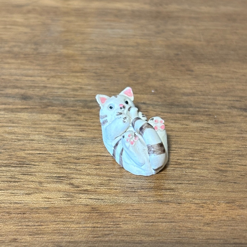 Colourbox Collectibles Peter Fagan’s  Home Sweet Home Mini Cat Figurine Set - Picture 15 of 16